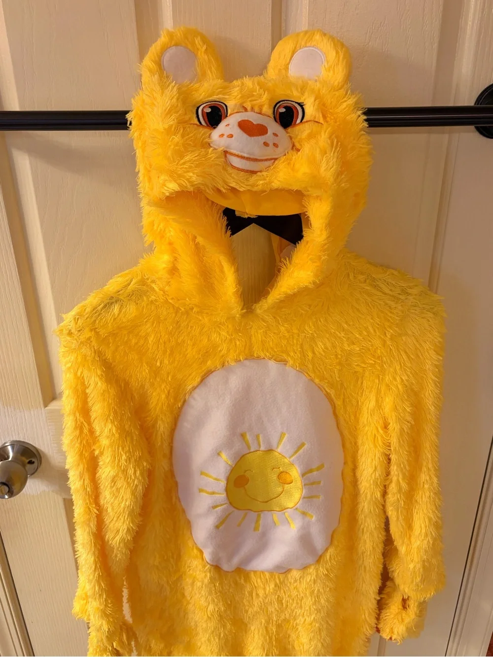 Care Bears Classic Funshine Yellow Bear  Costume, Kid’s Medium (8-10), Halloween